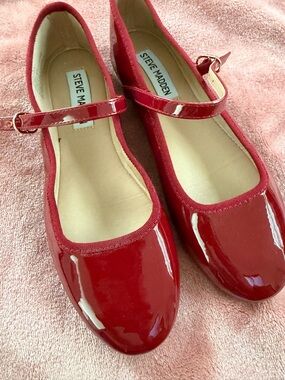 Steve Madden Girls Red Patent Mary Jane Flats